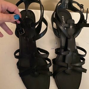 BLACK GLADIATOR STYLE SANDALS